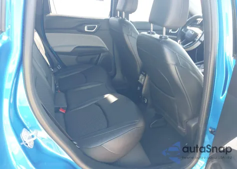 2025 Jeep Compass Latitude 4X4 from USA, damaged, VIN 3C4NJDBNXST586862